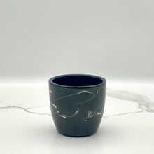 Lade das Bild in den Galerie-Viewer, Bell Espresso Cup Noir White Swirl