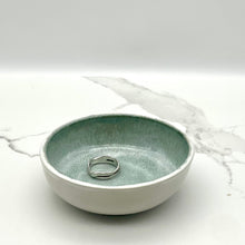 Lade das Bild in den Galerie-Viewer, -Trinket Bowl