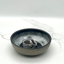 Lade das Bild in den Galerie-Viewer, -Trinket Bowl