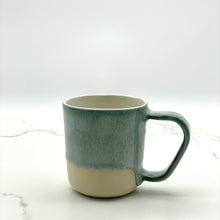 Lade das Bild in den Galerie-Viewer, Linea Mug
