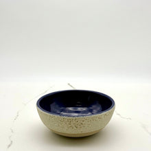 Lade das Bild in den Galerie-Viewer, Trinket Textured Bowl