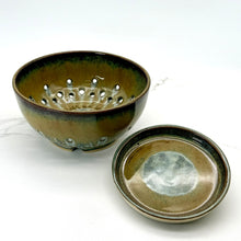 Load image into Gallery viewer, Berry Bowl/Colander with Plate