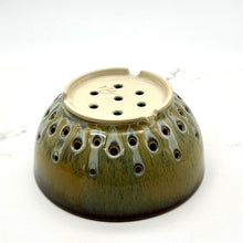 Load image into Gallery viewer, Berry Bowl/Colander with Plate