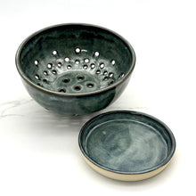 Load image into Gallery viewer, Berry Bowl/Colander with Plate