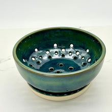 Lade das Bild in den Galerie-Viewer, -Berry Bowl/Colander with Plate