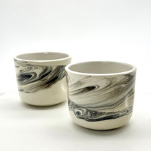 Lade das Bild in den Galerie-Viewer, Bell Cup SML Black Swirl