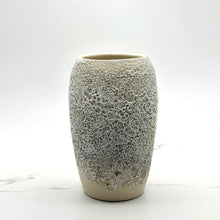 Lade das Bild in den Galerie-Viewer, Crater Textured Vase