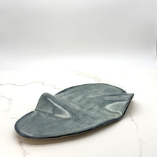 Lade das Bild in den Galerie-Viewer, Small Wave Serving Board/Breakfast Plate