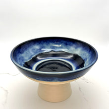 Lade das Bild in den Galerie-Viewer, Pedestal Fruit Bowl
