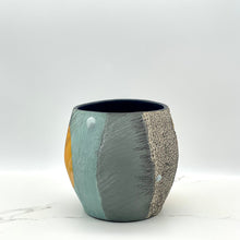 Lade das Bild in den Galerie-Viewer, Vase