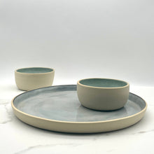 Lade das Bild in den Galerie-Viewer, -Platter with 2 Dip Bowls