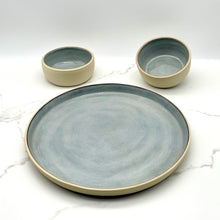 Lade das Bild in den Galerie-Viewer, -Platter with 2 Dip Bowls
