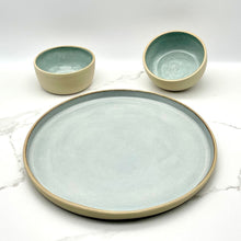 Lade das Bild in den Galerie-Viewer, -Platter with 2 Dip Bowls
