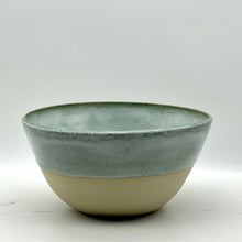 Lade das Bild in den Galerie-Viewer, -Serving/Fruit Bowl