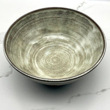 Lade das Bild in den Galerie-Viewer, -Serving/Fruit Bowl