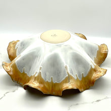 Lade das Bild in den Galerie-Viewer, -Decorative Blume Bowl