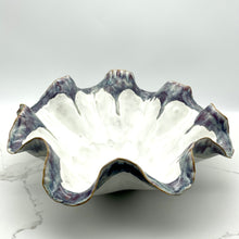 Lade das Bild in den Galerie-Viewer, -Decorative Blume Bowl
