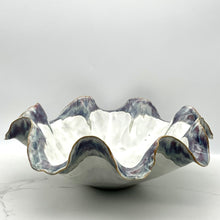 Lade das Bild in den Galerie-Viewer, -Decorative Blume Bowl