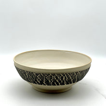 Lade das Bild in den Galerie-Viewer, Niko Ceramic Studio Decorative Textured Bowl #5