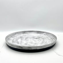 Lade das Bild in den Galerie-Viewer, Niko Ceramic Studio Platter #9