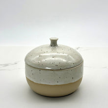 Load image into Gallery viewer, Container w Knob Lid
