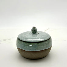 Load image into Gallery viewer, Container w Knob Lid
