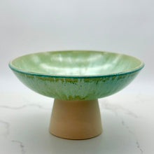 Load image into Gallery viewer, Pedestal Fruit Bowl
