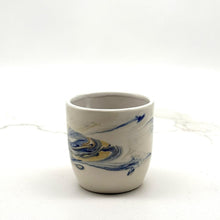 Lade das Bild in den Galerie-Viewer, Botte Espresso Cup Beach Swirl (B)
