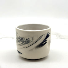 Lade das Bild in den Galerie-Viewer, Bell Cup Stormy Swirl (D)
