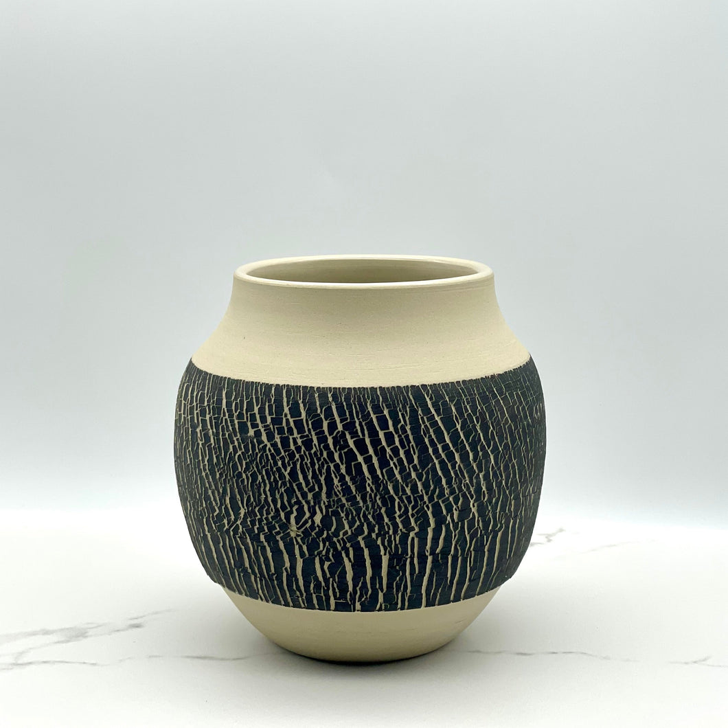 -Textured Vase (Black)