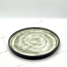 Lade das Bild in den Galerie-Viewer, -Madrid Dinner Plate Flax
